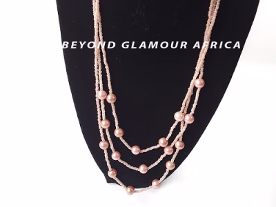 Women's pink pearl necklace very fashionable