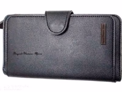 Women's black leather wallet very fashionable to have