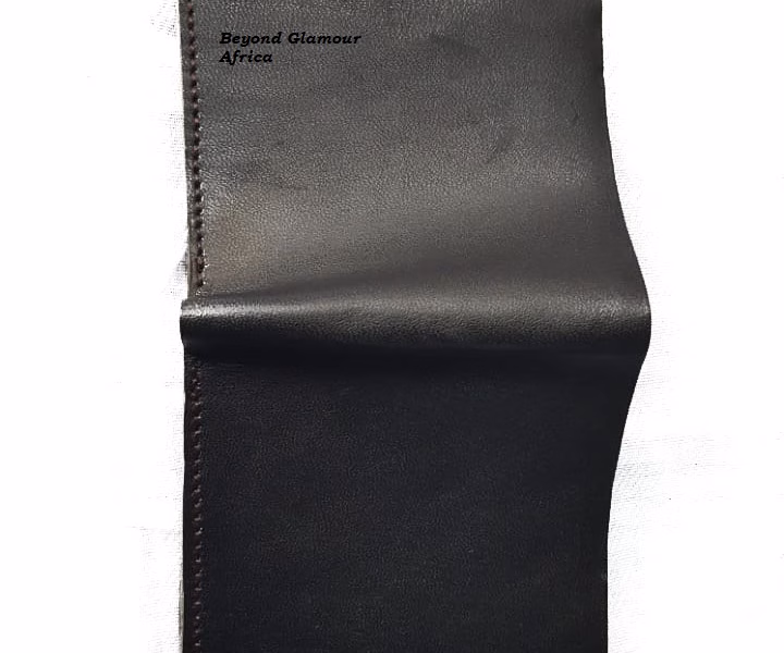 Men's black leather wallet very fashionable to have