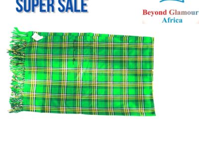 Ladies green fashionable shawl readily available and is comfortable