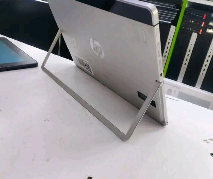 HP ELITE X2 1012 TOUCH SCREEN TABLETS i5 8th Gen(ON OFFER 🇰🇪 0707527489)