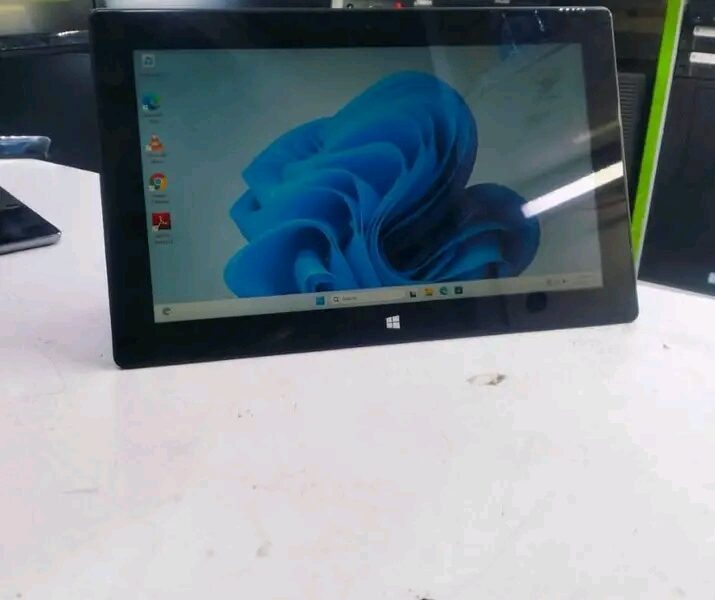 HP ELITE X2 1012 TOUCH SCREEN TABLETS i5 8th Gen(ON OFFER 🇰🇪 0707527489)