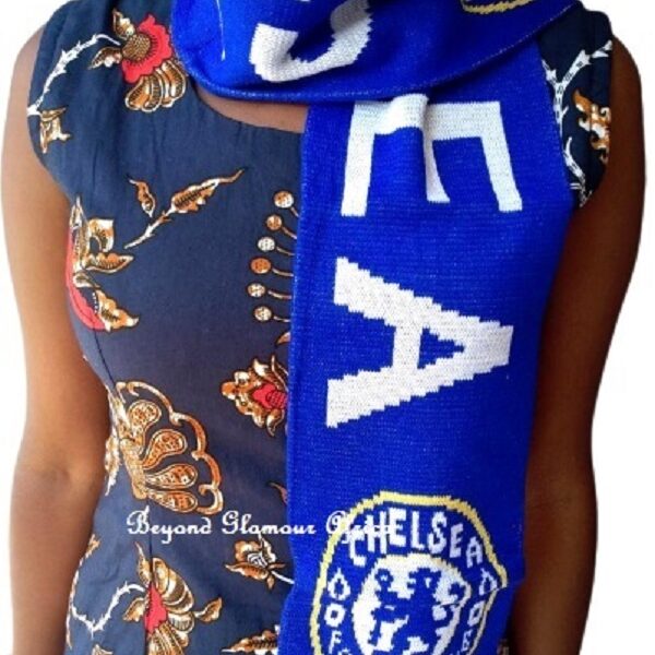 A knitted Chelsea scarf very fashionable to have