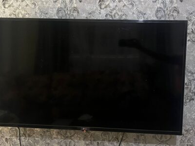 LG 43-inch Smart LED TV FOR SALE(NAIROBI)