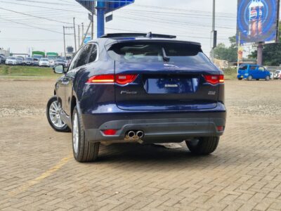 Jaguar F Pace