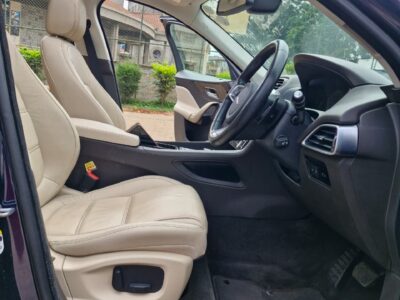 Jaguar F Pace